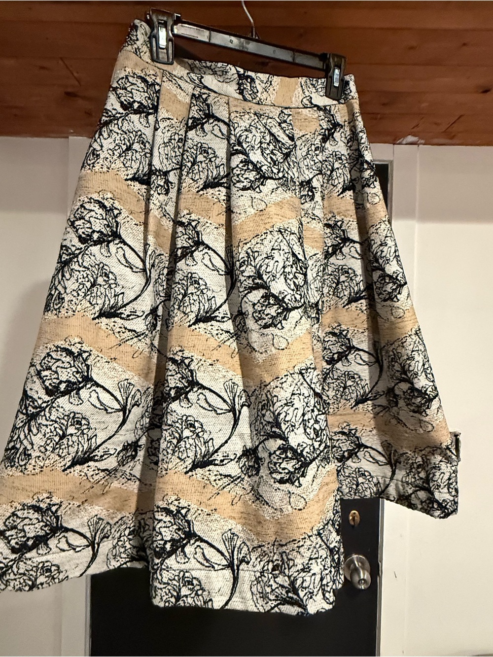 Billy Reid Cream and Black Floral A-Line Skirt - Picture 2 of 4